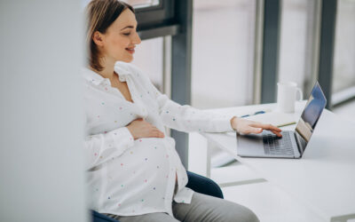Grossesse en intérim : vos droits au congé maternité